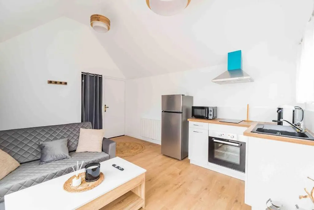 Holiday home Cottage De Charme Avec Spa Privatif Bord De Mer Trelevern